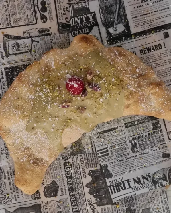Imagen Pizza Dulce con Crema de Pistachos | Calzone / Postre